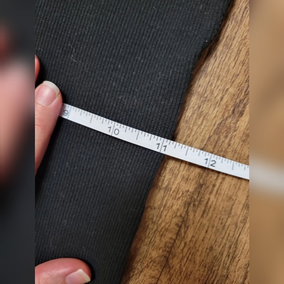 FREE W BUNDLE G21 ribbed tank top - Picture 5 of 7